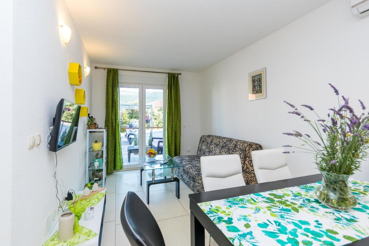 Apartments And Rooms With Parking Space Grebastica, Sibenik - 17831 Extérieur photo