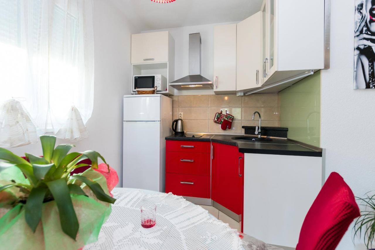 Apartments And Rooms With Parking Space Grebastica, Sibenik - 17831 Extérieur photo